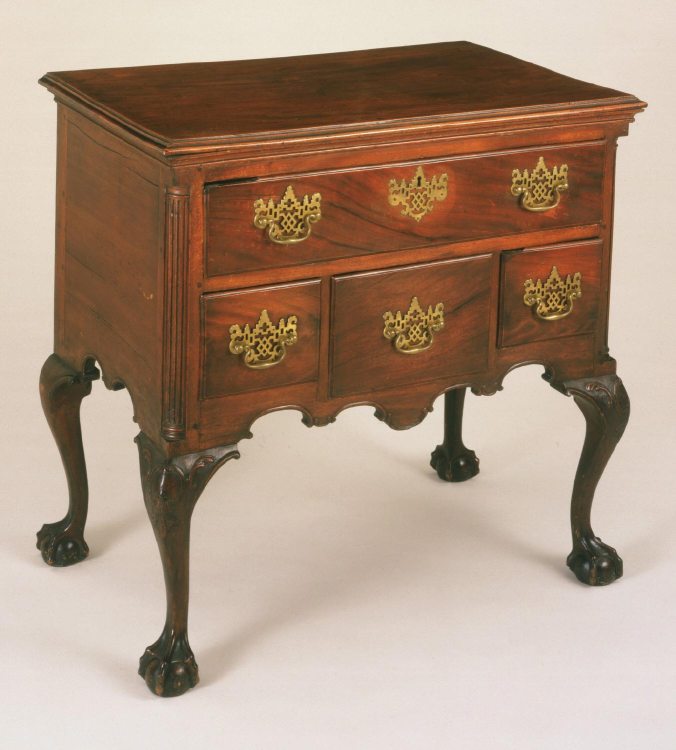 Dressing table Philadelphia c. 1775 Made by Thomas Tuffft
