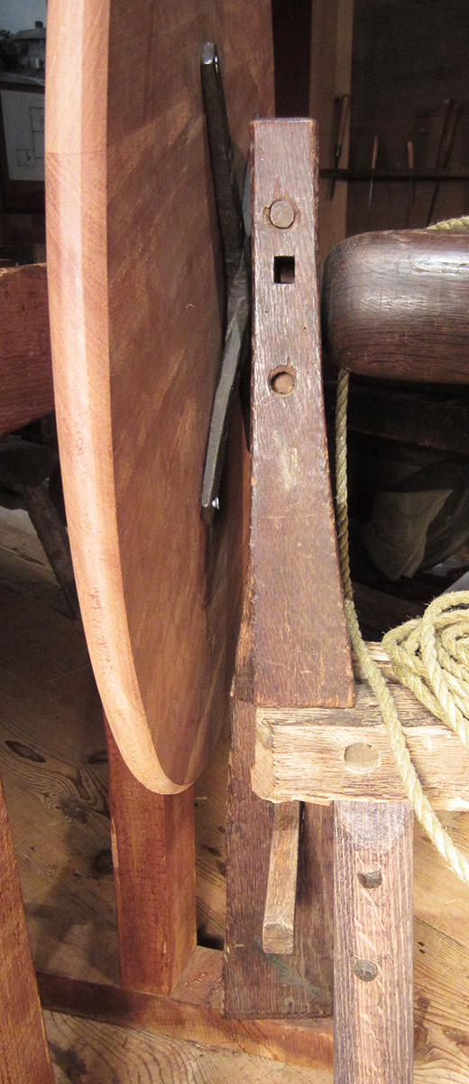 1957.0026.370 arbor and cross detail 2